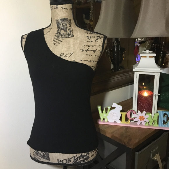 Dkny Tops - City DKNY Black One Shoulder Top